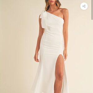 MABLE White Asymmetrical One Shoulder Sheath Dress
